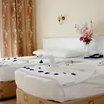מלון Azak אלאניה