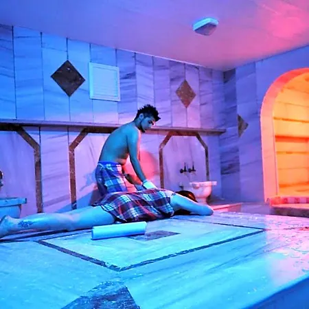 Azak Hotel