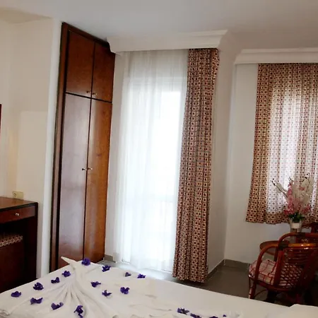 Hotel Azak 3*