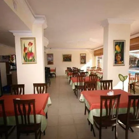 Azak Hotell 3*