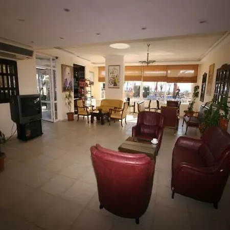 阿匝克海滩酒店 酒店 阿拉尼亚