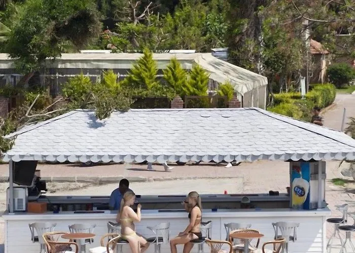 Azak Hotel