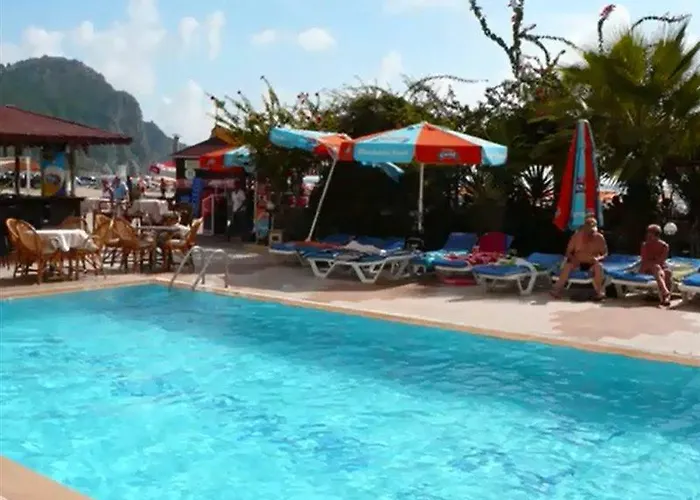 Azak Hotel 3*